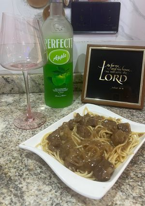 A picture of Beef stroganoff.
