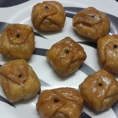 A picture of Lobongo Lotika.