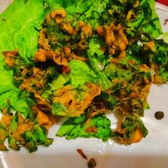 A picture of Spinach pakoras.