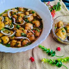 A picture of Pani phulki chat.