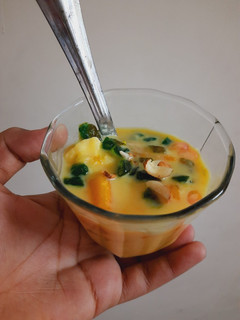 फ्रूट कस्टर्ड(fruit custard recipe in hindi) रेसिपी मुख्य फोटो