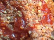 Una foto de lasagna de carne y zanahoria