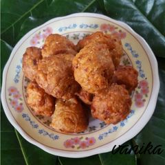 A picture of Whole wheat banana bonda.