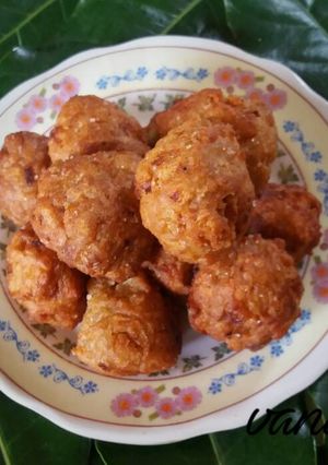 A picture of Whole wheat banana bonda.
