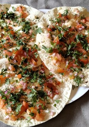 મસાલા પાપડ (Masala Papad Recipe In Gujarati) રેસીપી મુખ્ય ફોટો