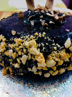 वनीला केक विथ चॉकलेट फ्रॉस्टिंग (Vanilla cake with chocolate frosting recipe in Hindi) रेसिपी मुख्य फोटो