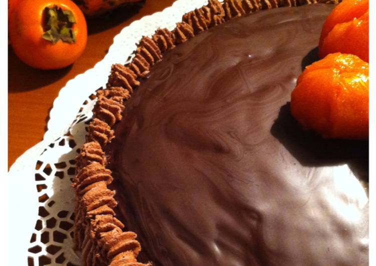 Bizcocho con caqui y ganache al chocolate/Tarta con cachi e ganache al cioccolato