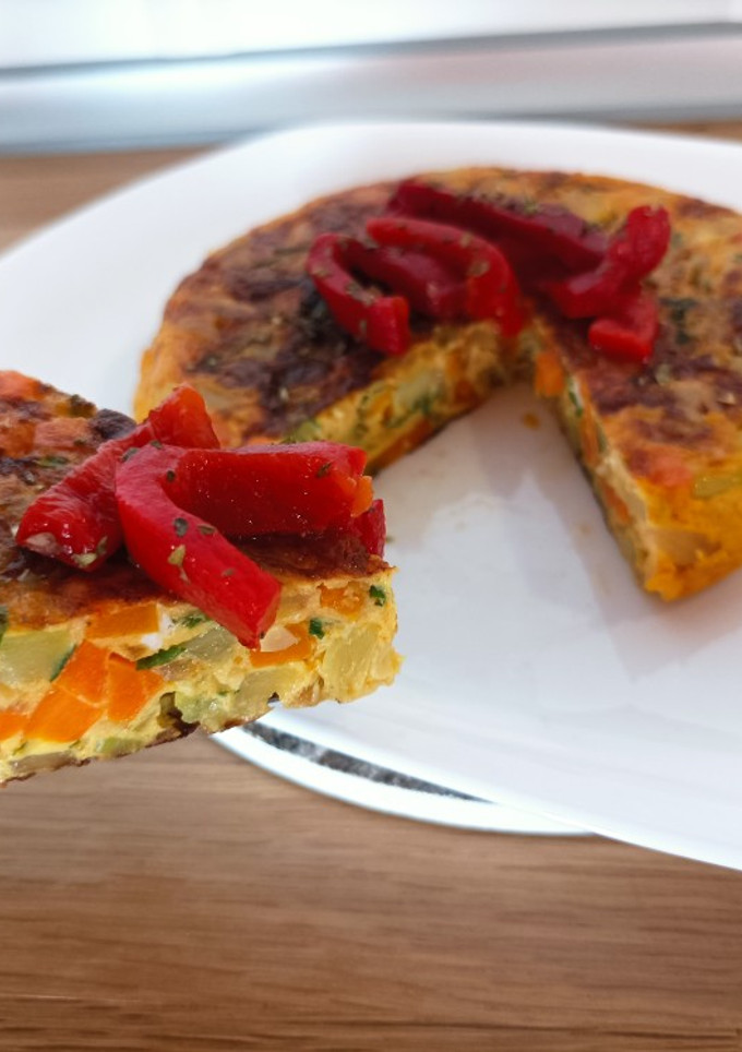 Una foto de Tortilla de bubango, zanahoria y cebolla