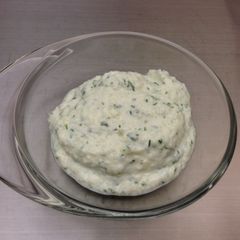 A picture of Tzatziki Sauce.