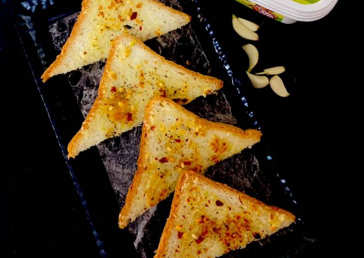 Simple Way to Prepare Super Quick Homemade Chilli Garlic Bread