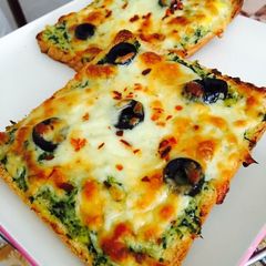 A picture of Cream cheese spinach corn sandwich.