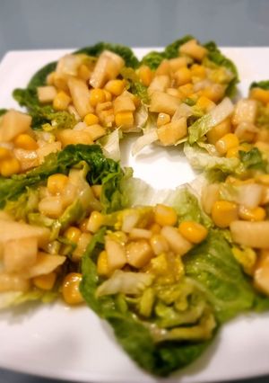 Una foto de Cogollos rellenos de manzana y maíz (Receta de conri)