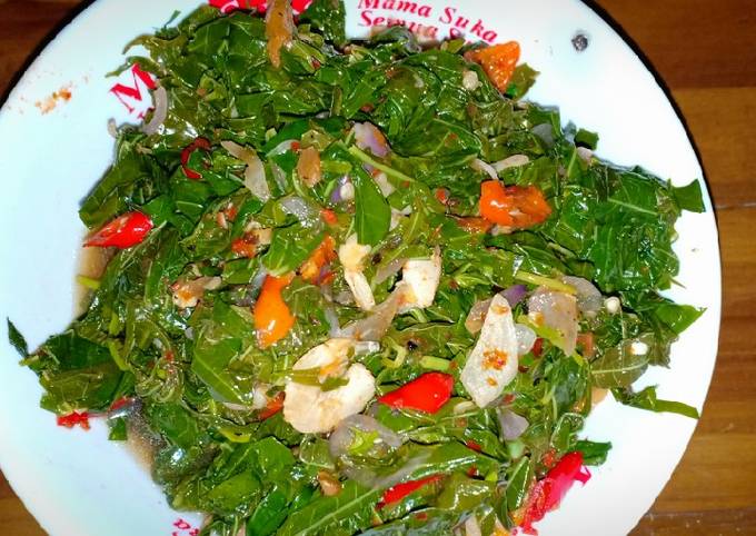 Cara Gampang Membuat Tumis daun ubi pedas yang Sempurna