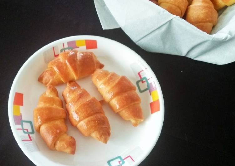 Simple Way to Prepare Quick Buttery Crescent Rolls