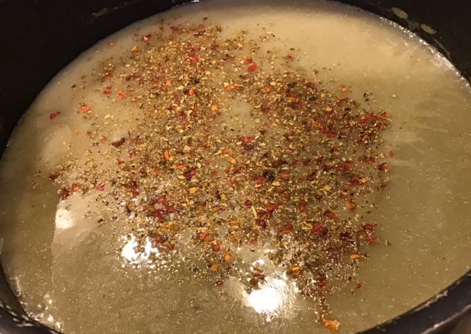 Potage de cresson,pommes de terre prunelle et céleri branche à la crème et épices italiennes