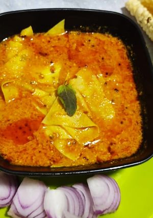 દહીં પાપડ નું શાક (Dahi papad sabji recipe in gujarati) રેસીપી મુખ્ય ફોટો