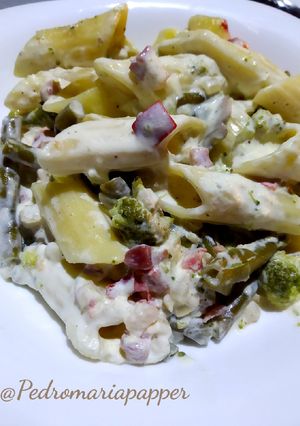 Una foto de Macarrones con verduras.(Thermomix)