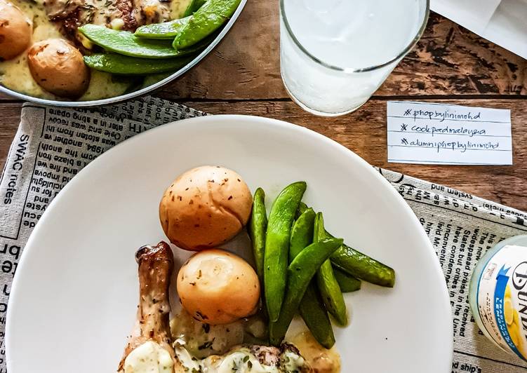 Easy Creamy Herbs Chicken