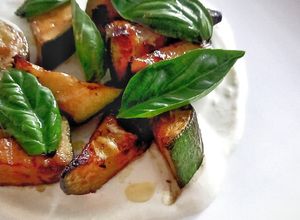 Une photo de Courgettes grillées sauce tahini