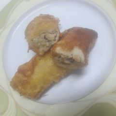 A picture of Chicken Cigar Rolls.