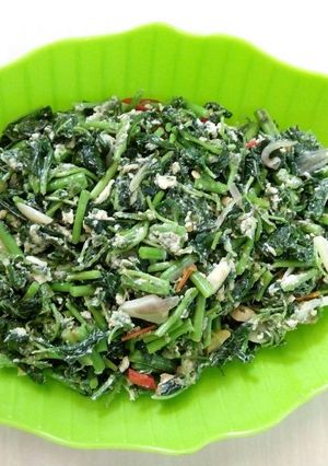 Foto resep Tumis bayam favorit ala bunda alkha