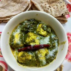 A picture of Green Malai Paneer.