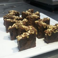 A picture of Caramel Cookies Cake.