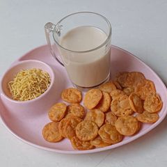A picture of Little Crunchy Love BitesPerfect Tea Time Treat 💛By Krishna Dholakia.