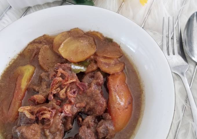 Semur daging bumbu rempah