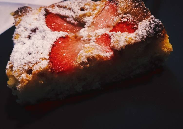 Torta di mele🍎 con fragole🍓 e gocce di cioccolato