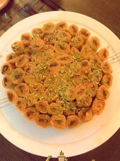 صورة لوصفة لفائف البقلاوة بالكنافة