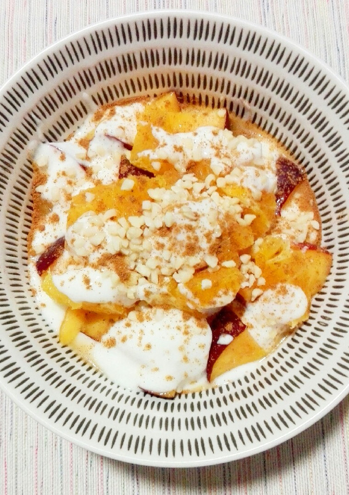 Una foto de Fruta y yogur