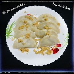 A picture of Rice flour poorna kolukattai.