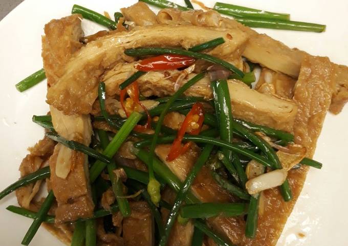 Tumis tahu kulit bunga kucai