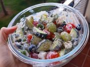 Una foto de ensalada uvas cherry