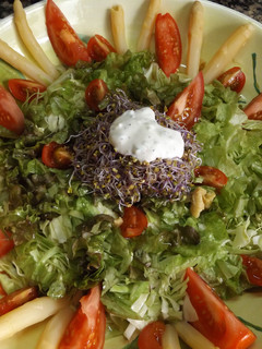 Una foto de Ensalada de col “Corazón de buey” con mayonesa de pepino