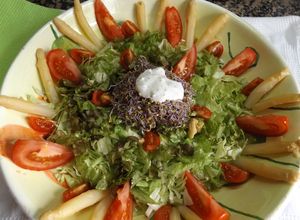 Foto principal de Ensalada de col “Corazón de buey” con mayonesa de pepino