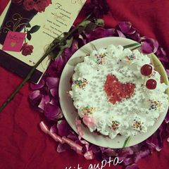 A picture of Red velvet cake in pan.