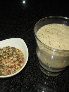 Una foto de Batido energético de mezcla de semillas para el desayuno- veggie