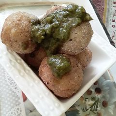 A picture of Aloo sago pops.