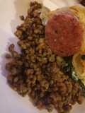 Cotechino in crosta su letto di lenticchie