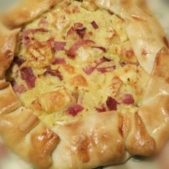 Potato, speck and brie pie A picture of Potato, speck and brie pie.
