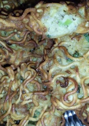 Foto resep Mie Martabak Bakwan campur Ayam