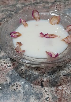 A picture of Rose phirni.