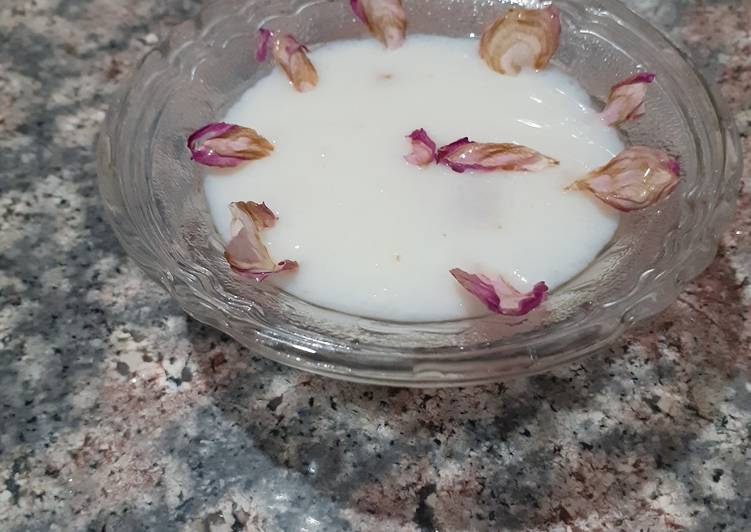Rose phirni