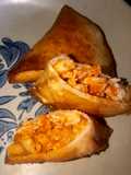 Buffalo chicken Mac'n cheese samosas