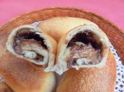 Una foto de crema de chocolate y avellanas