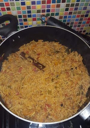 A picture of Chicken kabsa.