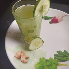 A picture of Lemun kokwamba(cucumber) da citta(ginger.