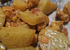 Pollo Cremoso con Papas